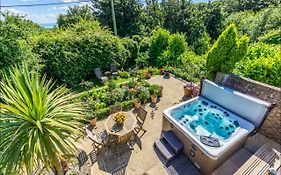 Sea View Holiday Flat - Covehurst Bay
